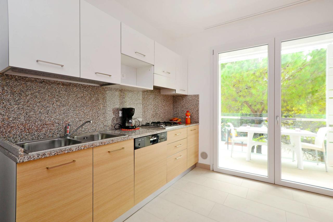 Apartment Fiore-2 By Interhome Линьяно-Саббьядоро Экстерьер фото